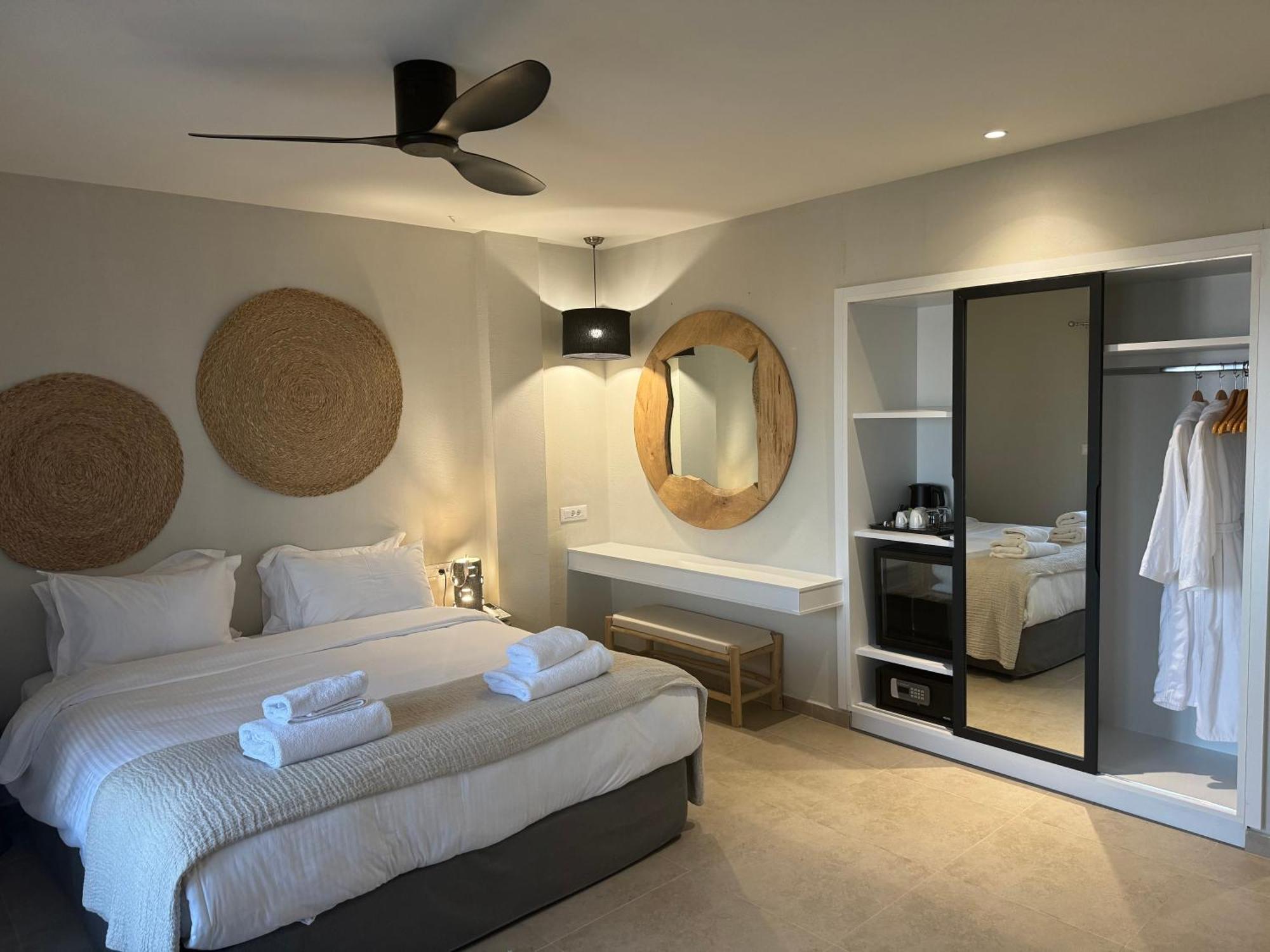 The Noverian Bios Santorini Boutique Hotel Фіра Номер фото